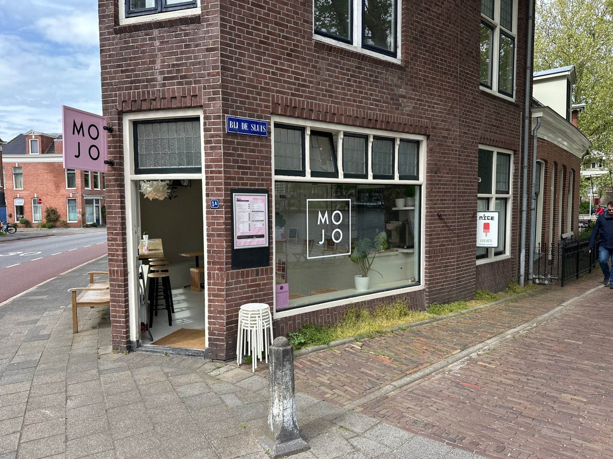 MOJO storefront Groningen